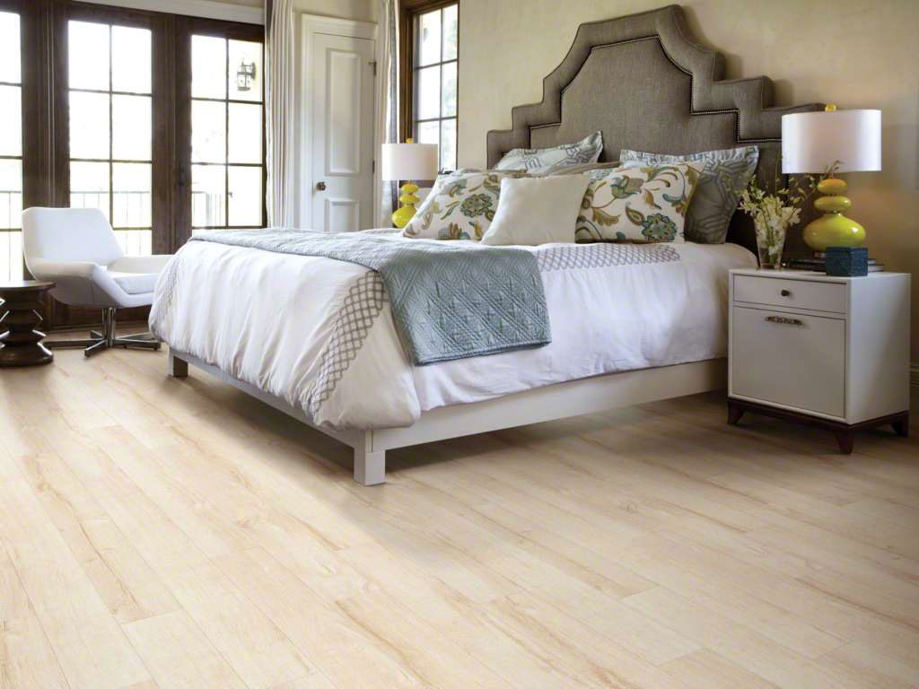 laminate floor in bedroom