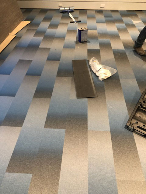 Vinyl gym floor with planking